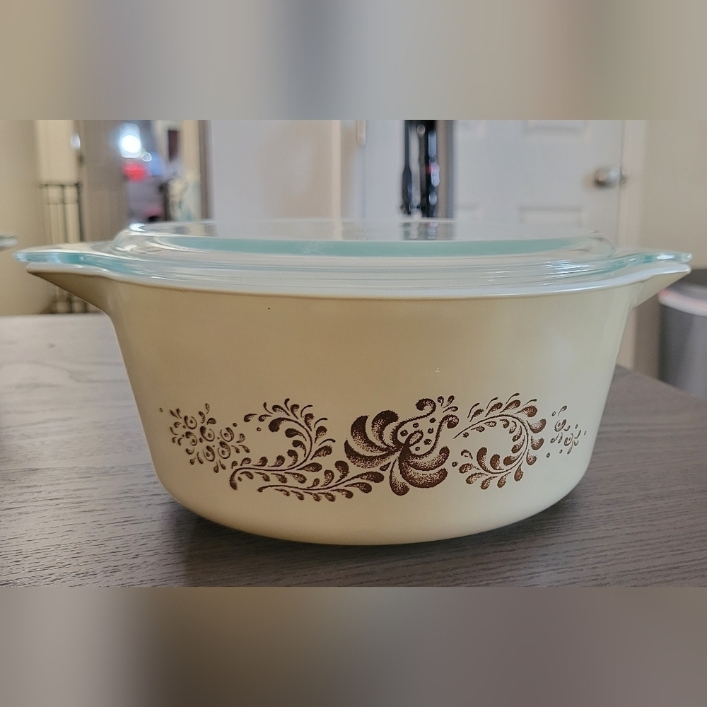 Tan and‎ Brown vintage PYREX